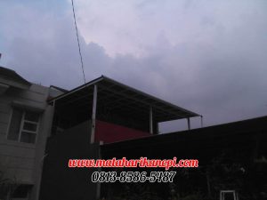 Hasil Pemasangan Kanopi Baja Ringan Atap Go Green Super Elegan Plus Cat Putih di TownHouse Margonda Depok