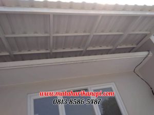 Hasil Pemasangan Kanopi Baja Ringan Atap Alderon (Sunpanel) Super Elegan Plus Cat Putih di Perum De Fatmawati, Meruyung, Kubah Mas, Depok