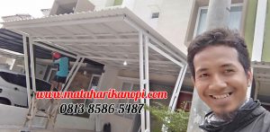 Hasil Pemasangan Kanopi Baja Ringan Atap Alderon Sunpanel Super Elegan Model Tiang V Spesial Plus Cat Putih di Perum Syamsa Naura Blok A10 Depok