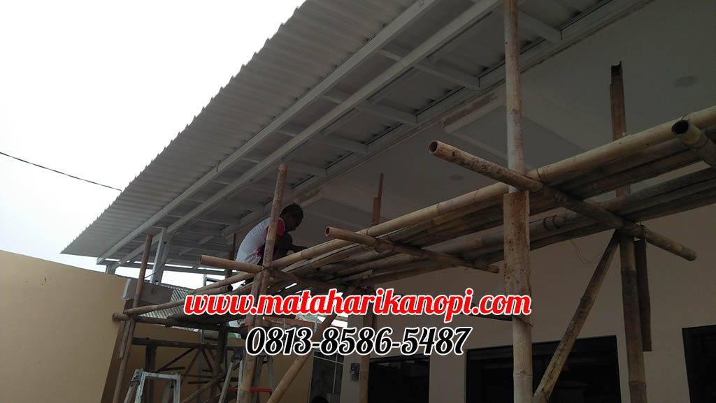 Hasil Pemasangan Kanopi Baja Ringan Atap Alderon Sunpanel Super Elegan Plus Cat Putih di Pondok Terong