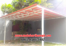 Hasil Pemasangan Kanopi Baja Ringan Atap Go Green Merah Standar di Taman Belakang Rumah